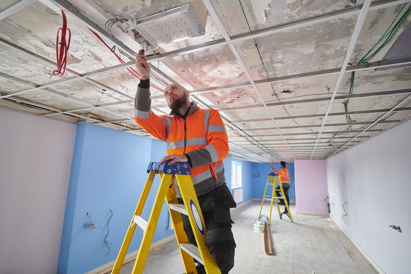 contractor electricial fixing ceiling works