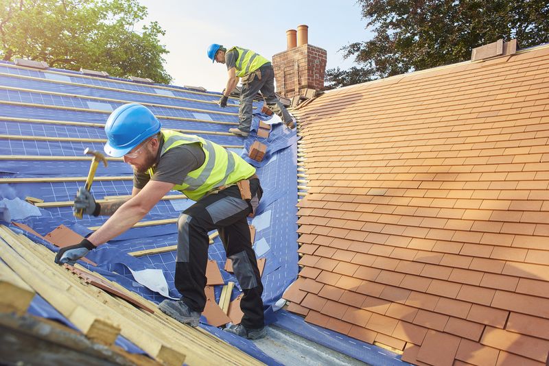 roofers in action